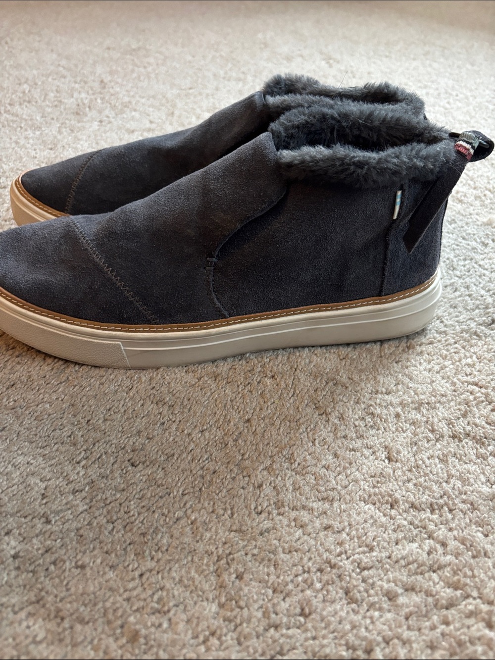 Toms gray -Fur Lined Slip-On Booties. GUC. Size 10